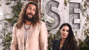 Doch kann er zum held aufsteigen und sein v. Die Gruseligen Dinge Die Jason Momoa Uber Seine Frau Sagte Bevor Sie Sich Trafen News24viral
