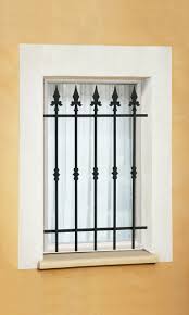 Le Ferronnier Grille De Fenetre En Fer Forge Rosalie Gfrosalie Fer Forge Fenetre Grille Fenetre Fer Forge
