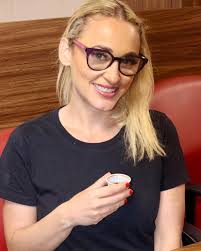 Em um dia comum do mês de Outubro fui em um evento de mulheres na OAB. Lá  tive o privilégio de ser captada pelas sensíveis lentes da Paula  @sentimentalphoto_ Fotografia é arte.