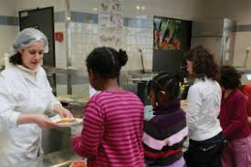 Pour améliorer l'inscription et la rétention des élèves en partenariat avec les associations de parents d´élèves. Lutter Contre Les Impayes De Cantine Une Mesure D Inclusion Sociale