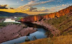 It extends about 1,490 miles (2,400 km) from the monsoonal, tropical north to the windswept coastal heaths of the far south. Five Spectacular Road Trips Through Western Australia