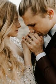 58 Romantic Wedding Photos That Will Melt Your Heart