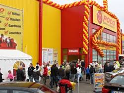 Teppiche sind neben einer gemütlichen couch oder einem behaglichen bett, ästhetischen möbeln und dekorativen bildern aus einem wohnlichen zimmer nicht. Poco Domane Der Superwohnmarkt Ihr Mobeldiscounter 15 000 Besucher Sturmen Einrichtungsmarkt Vision World Of Vpm