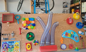 Activity Board Selber Machen Spielspass Fur Kleine Kinder Activboard Babykleinkind Sp Babyspielzeug Selber Machen Ball Spiele Kinderspielzeug Selbstgemacht