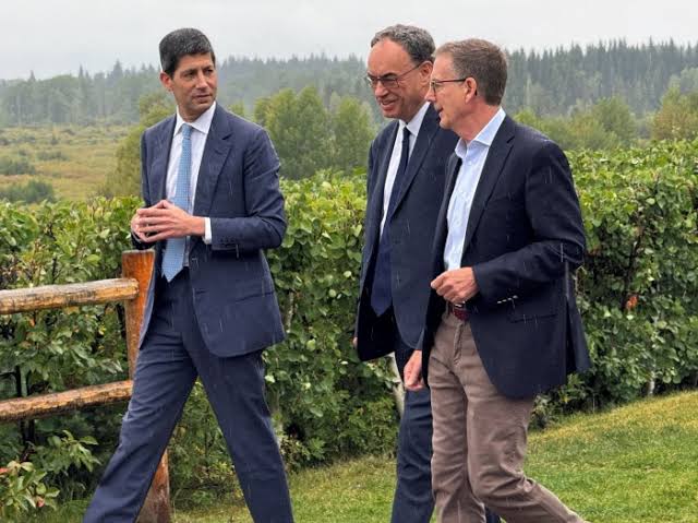 Fed Chairman Kevin Warsh makes case for higher rates, raising bar for standing pat; risks White House clash before midterms