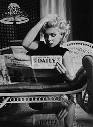 Pin By Coisas De Karine On Old Hollywood Glam Marilyn Monroe Poster Marilyn Monroe Photos Marylin Monroe