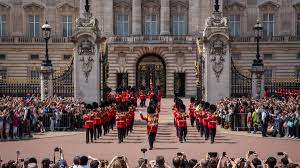Some guard buckingham palace while another contingent protects st. Buckingham Palace Changing Of The Guard Cancelled To Stop Spread Of Coronavirus Mylondon
