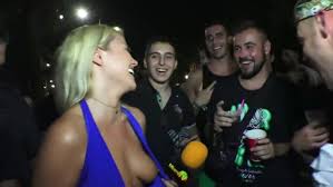 Trashy latina reporter lets everyone GROPE her ass - EroMe