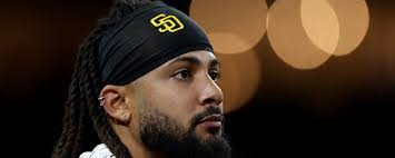 Jon Link's Instagram, Twitter & Facebook