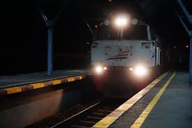 Cari tiket senja utama solo murah? Senja Utama Solo Kereta Bisnis Memang Tak Pernah Mengecewakan Kankkunk Blognya Nbsusanto
