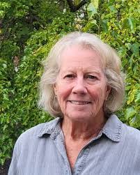 Becky Richardson's Instagram, Twitter & Facebook