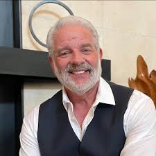 Lunch date, contracts, and networking with this handsome gentleman today!  🌮 Love being your teammate babe! 👩🏾‍💻🏡📲