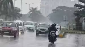 Kolkata weather update: Heavy rain and humidity today, July 14, 2025 |  Kolkata News - Times of India