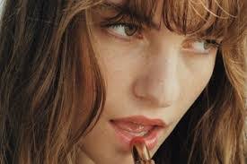 Laura Zepp's Instagram, Twitter & Facebook