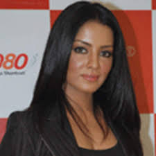 Celina shot to fame when she won a local beauty contest, and thus encouraged, submitted her photos and profile to the organizers of the miss india contest; Celina Jaitley Online India Forums