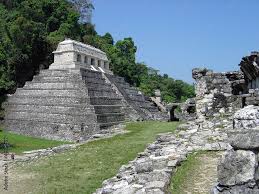 Wir sind vom dem lauten flores hierher geflohen. Mexique Palenque Pyramide Maya Flores Yucatan Stock Photo Adobe Stock