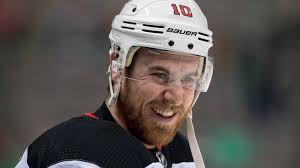 (cnn) former ice hockey player jimmy hayes, who played seven seasons in the nhl and won an ncaa hockey championship at boston college, has died at age 31. B7pekn8x Mqx M