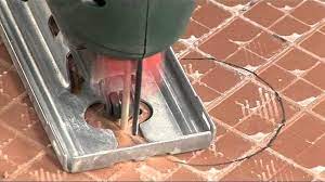 Spitzenmäßiges werkzeug zum bearbeiten von keramikfliesen. Diamant Fliesenfraser Fur Stichsagen Youtube