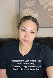 Ashley Howton's Instagram, Twitter & Facebook