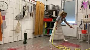 Mistress Kristins Clipstore | Today I clean the slaughterroom