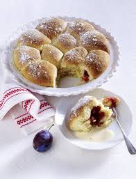 Buchteln Mit Kompottfullung Und Zabaione Rezept Lecker Rezepte Crumble Rezept Buchteln