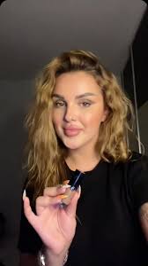 Produkti multifunksional, Eye Tint nga Giorgio Armani✨, Gjatë realizimit të  kësaj video Dea përdor Eye Tint nga Giorgio Armani në nuancën numër 30 M-  taupe., Mënyra e parë se si Dea e përdor produktin ...