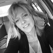 Linda Bourn's Instagram, Twitter & Facebook