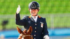 Her parents, her coaches, and her friends. Goud Voor Sanne Voets In Vrije Kur Sport Gelderlander Nl