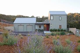 Get gorgeous farmhouse paint colors with our modern farmhouse colors collection from ppg. 8 Attractive And Recommended Farmhouse Exterior Paint Colors For Your Design Update Jimenezphoto