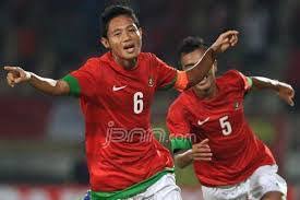 Tekad kuat evan dimas menjadi pemain sepakbola, ia minta masuk sekolah ssb meskipun ibunya sempat menentangnya. Like Evan Dimas Darmono Facebook