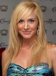 Here are 50 cute haircuts for young girls. 50 Quick And Easy Hairstyles For Girls