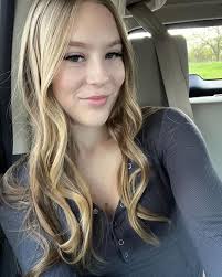 caption: hiii everyone!! i'm committed to ucsb as a communications major  and i'm from sacramento california. i'm trying to find a roommate that  wants to workout with me, go to the beach,