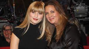 17 september 1995), luna schweiger (b. Luna Und Dana Schweiger Wollen Us Staatsburgerschaft Abgeben B Z Berlin