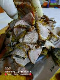 Daging salai yang telah di asap selama 4 jam itu diracik bertentangan dengan urat daging supaya daging tidak liat. Daging Salai Harga Rm 18 00 Pek Cod Kl Lembah Klang Serba Sedap