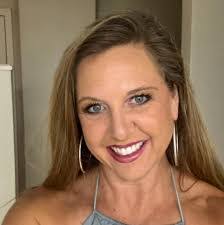 Debra Moreno's Instagram, Twitter & Facebook