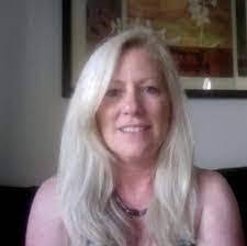 Joanne Stern's Instagram, Twitter & Facebook