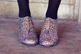 How To Make Glitter Shoes Hey If Dorothy Could Pull Off Ruby Slippers We Can Rock Some Glitter Yes Glitter Shoes Diy Shoes Glittery Shoes