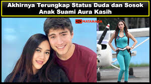 Gugat cerai suami, ini ternyata alasan aura kasih ingin berpisah dengan eryck amaral. Akhirnya Terungkap Status Duda Dan Sosok Anak Suami Aura Kasih Matanaga