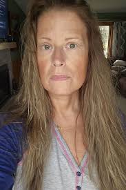 Still recovering from surgery to my eyes so don't mind the asymmetry and  the fact my before pic looks like a mugshot, but this hair styler from Aldi  is the bomb diggity.