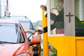 Von gesundheitstests über sonderangebote, bis hin zu beratungen in verschiedenen bereichen bieten wir ihnen eine große bandbreite an dienstleistungen an. Der Postillon Katholische Kirche Eroffnet Ersten Drive In Schalter Fur Abendmahl