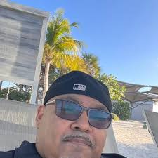 I know I'm not curvy and completely flat, but petite natural As are cute  too right? 🙈