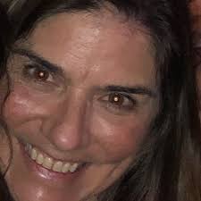 أعزائي الجمهوريون، هل يمكنك من فضلك التوقف عن هراء "سياحة الإجهاض/الإجهاض  في العطلة". لا توجد امرأة على الكوكب تستيقظ في الصباح على أمل أن تحتاج إلى  الإجهاض. لقد جعلت ذلك حتى لا