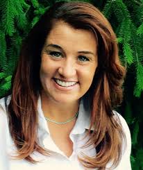 Tara Mahoney's Instagram, Twitter & Facebook