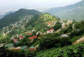 As of 2003 the district had a population of 65,812. Vinh Phuc Strives To Boost Tourism Industry In Tam Dao District