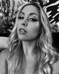 Gia Miller's Instagram, Twitter & Facebook