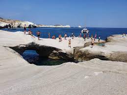 This spectacular shore is fabricated from white comfortable lengthy rocks, utterly eroded by the wind and the ocean. Sarakiniko Beach Milos 2021 Visitor S Guide To Stunning Sarakiniko