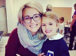 Britney spears' sister, jamie lynn, has turned off comments on her social media after fans are furious with her for staying silent on her sister's britney spears father jamie sold her childhood home and now lives in an rv filled with his famous daughter's memorabilia amidst conservatorship struggle. What Happened To Jamie Lynn Spears Daughter Maddie She Almost Died