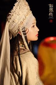 Triệu lệ dĩnh tiếp tục trở thành hot search trên weibo khi cô diện bộ váy haute couture ánh vàng triệu lệ dĩnh đã lột xác sau thời gian dài bị chê 'mặc đồ hiệu cũng phèn', bởi vậy tạo hình cô gái nông. Má»¹ Nhan Phim Cá»• Trang Trung Quá»'c Triá»‡u Lá»‡ DÄ©nh Hoa Trá»™n Chinh Ta Ä'á»‹ch Lá»‡ Nhiá»‡t Ba Táº¡o Hinh Ä'á»™c Ä'ao