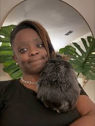 Annette Rock's Instagram, Twitter & Facebook