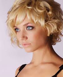 Cute Short Curly Hairstyles With Bangs For Golden Blonde Hair Short Curly Bob Hairstyles Cute Hairstyles For Short Hair Straight Blonde Hair